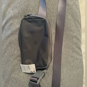 lululemon belt bag gray